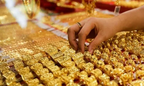 Giá vàng thế giới phiên 4/10 chạm mức cao nhất trong hơn một tuần